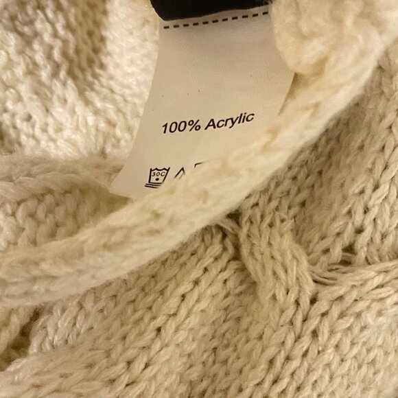 Cropped Cable Knit Turtleneck - Picture 5 of 7